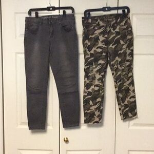 Set of Gray and Camouflage Skinny Jeans with Sleek Fit